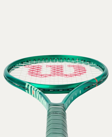 WILSON BLADE 100L V10 TENNIS RACKET